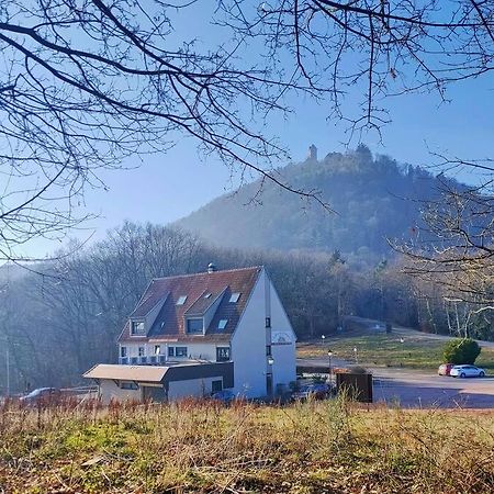 Au Pied Du Chateau Orschwiller Exterior foto